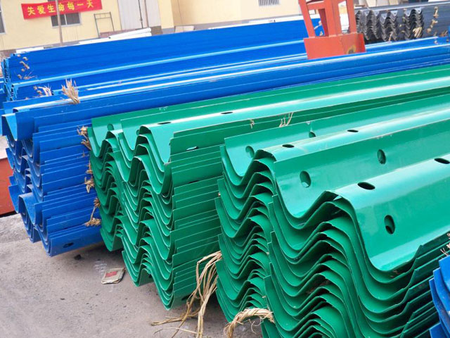 高速公路護(hù)欄板