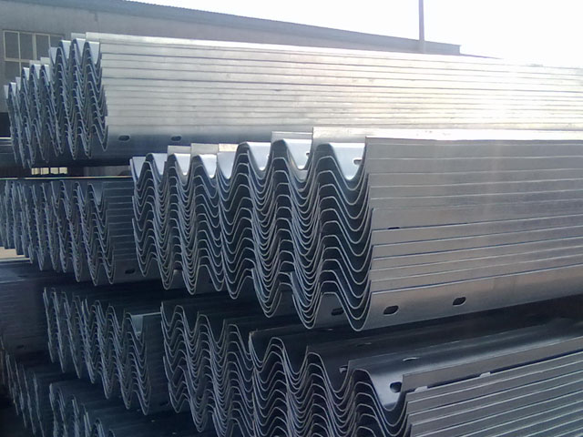 三波護(hù)欄板