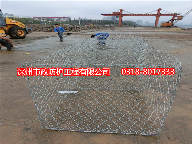 格賓籠箱組裝每間隔25cm綁扎一道相交經綁扎成網箱